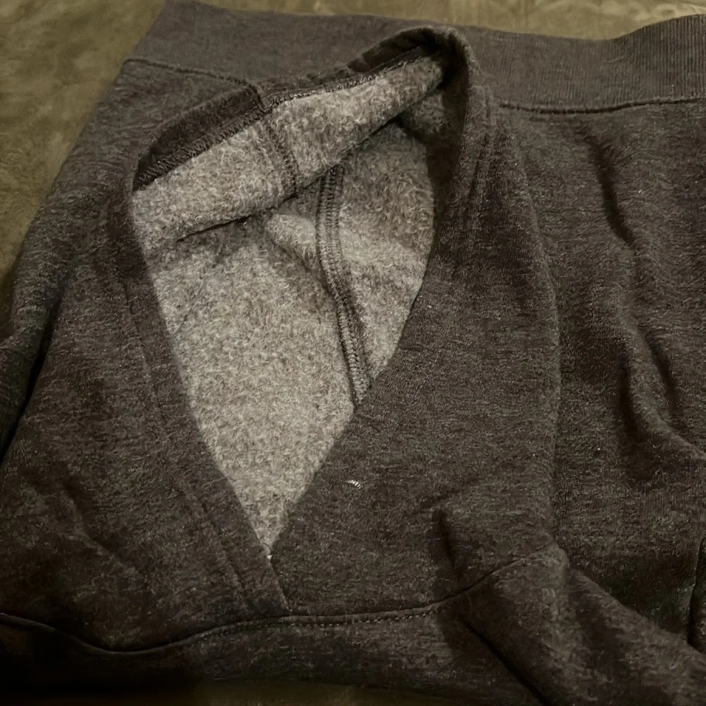 Basic hoodie - Picture 2 of 3